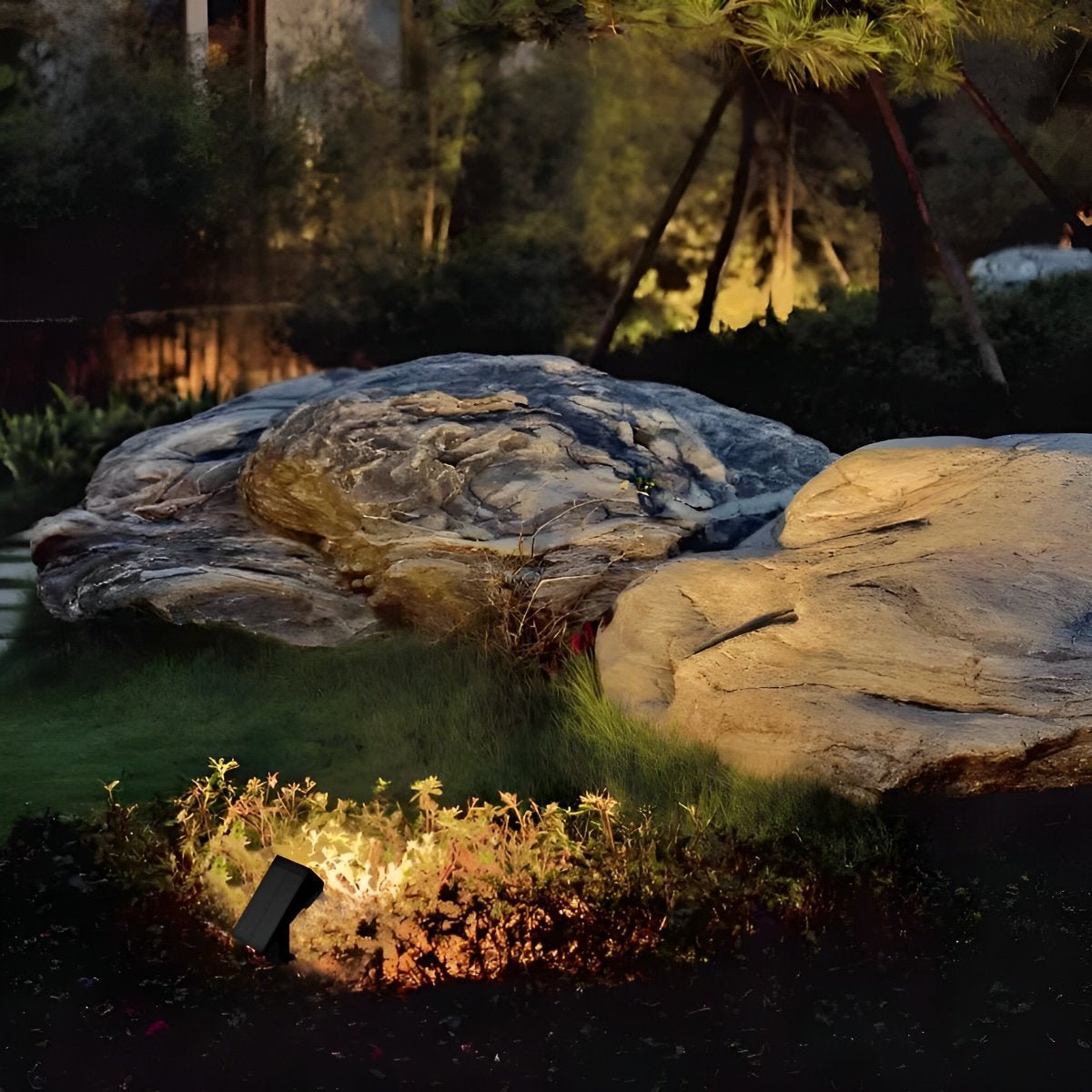 EcoGlow | Solar Spot Lights with Adjustable Design & Waterproof Feature for Landscape Illumination 4