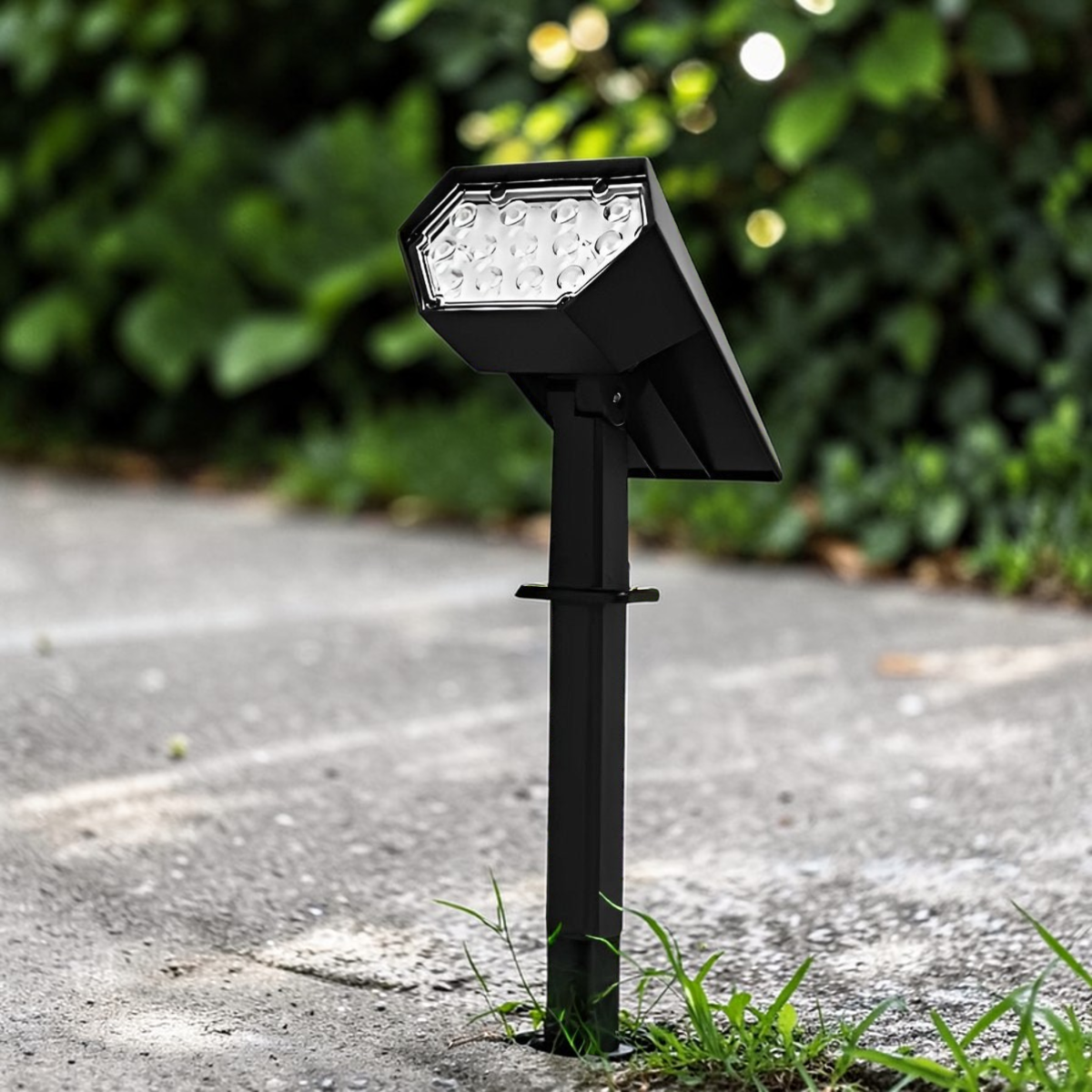 EcoGlow | Solar Spot Lights with Adjustable Design & Waterproof Feature for Landscape Illumination 6