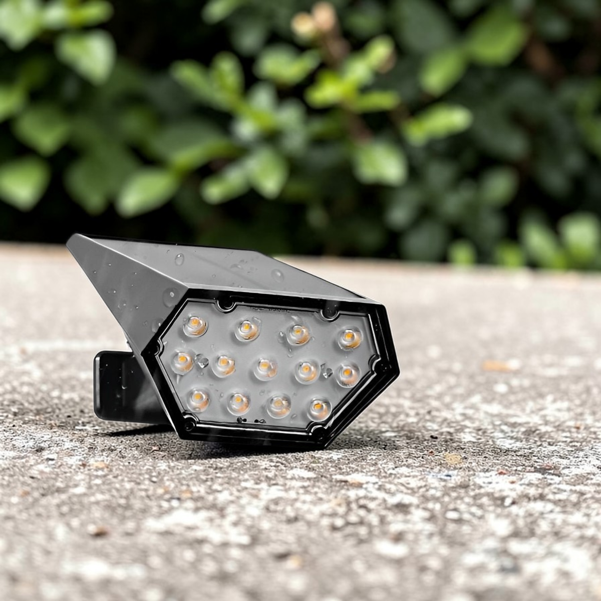 EcoGlow | Solar Spot Lights with Adjustable Design & Waterproof Feature for Landscape Illumination 7